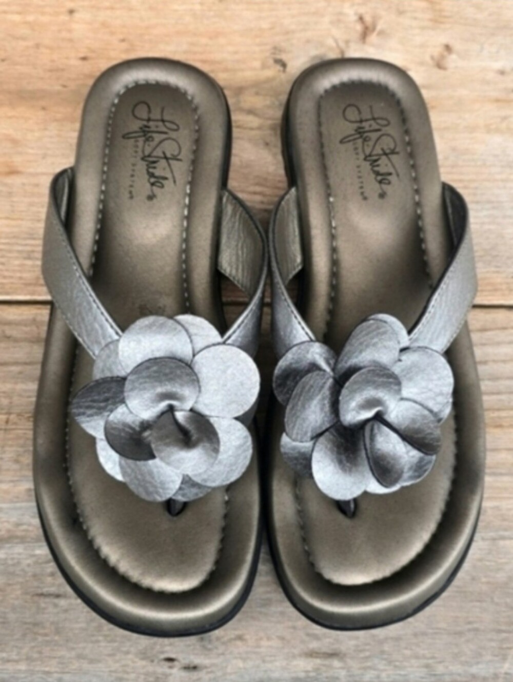 Life Stride Epic Y2K Coastal Boho Floral Comfort Thong Flip Flop Sandals 7M